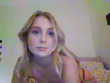girl Sexy Teen Cam Girls Inserting Dildoes In Their Wet Pussy with bellaryderx