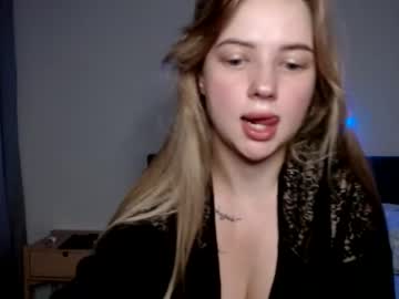girl Sexy Teen Cam Girls Inserting Dildoes In Their Wet Pussy with larasidara
