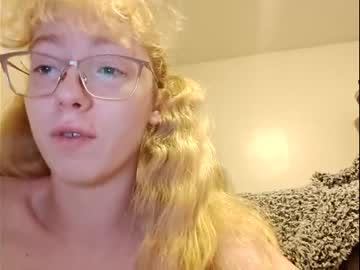 girl Sexy Teen Cam Girls Inserting Dildoes In Their Wet Pussy with blonde_katie