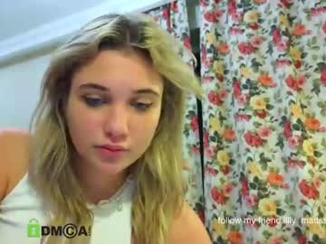 girl Sexy Teen Cam Girls Inserting Dildoes In Their Wet Pussy with miaa_kkk