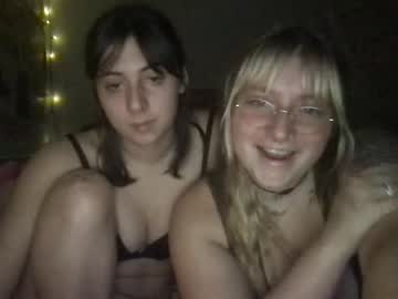 girl Sexy Teen Cam Girls Inserting Dildoes In Their Wet Pussy with wallabyxxx