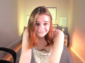 girl Sexy Teen Cam Girls Inserting Dildoes In Their Wet Pussy with lil_marilyn