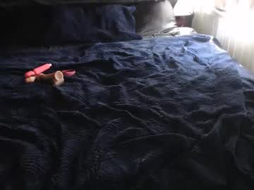 couple Sexy Teen Cam Girls Inserting Dildoes In Their Wet Pussy with gloryholequeen