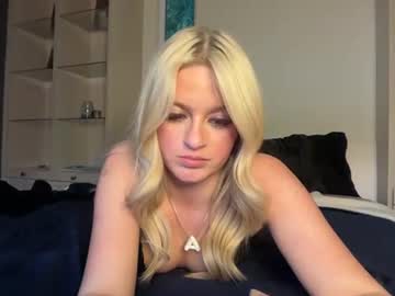 girl Sexy Teen Cam Girls Inserting Dildoes In Their Wet Pussy with zeekthefreek22