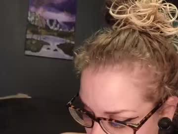 couple Sexy Teen Cam Girls Inserting Dildoes In Their Wet Pussy with quinnbaby