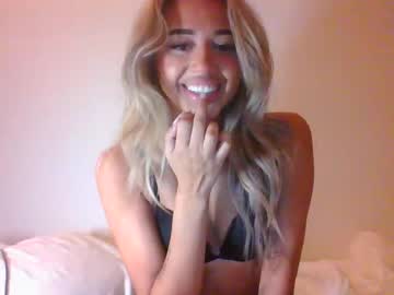 girl Sexy Teen Cam Girls Inserting Dildoes In Their Wet Pussy with kikigrayy
