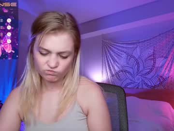 girl Sexy Teen Cam Girls Inserting Dildoes In Their Wet Pussy with notcutoutforthis