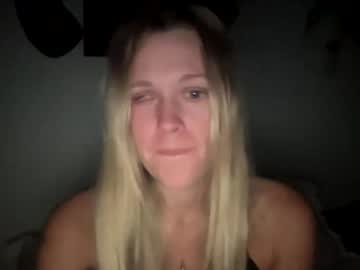 girl Sexy Teen Cam Girls Inserting Dildoes In Their Wet Pussy with beachbabi