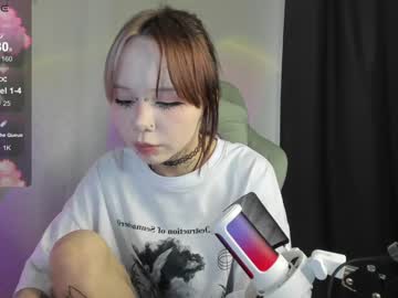 girl Sexy Teen Cam Girls Inserting Dildoes In Their Wet Pussy with gummi_heart