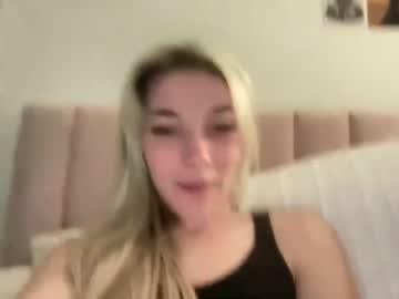 girl Sexy Teen Cam Girls Inserting Dildoes In Their Wet Pussy with bee_my_passion