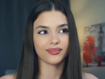 girl
        zarabeamer cam image #1864816