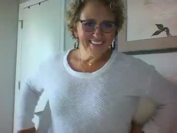 girl Sexy Teen Cam Girls Inserting Dildoes In Their Wet Pussy with momnxtdoor
