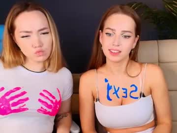 couple Sexy Teen Cam Girls Inserting Dildoes In Their Wet Pussy with top_twins