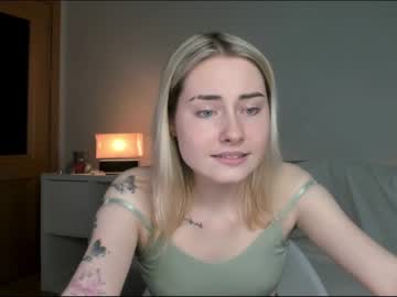 girl Sexy Teen Cam Girls Inserting Dildoes In Their Wet Pussy with runaway_bridee