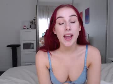 girl Sexy Teen Cam Girls Inserting Dildoes In Their Wet Pussy with maddiemeekxo