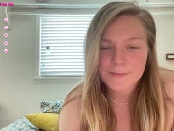 girl Sexy Teen Cam Girls Inserting Dildoes In Their Wet Pussy with honeymoore