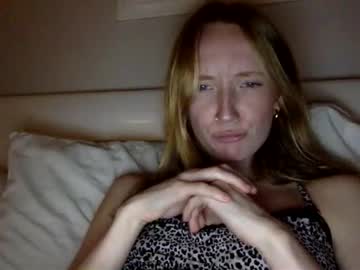 girl Sexy Teen Cam Girls Inserting Dildoes In Their Wet Pussy with littlee_redd