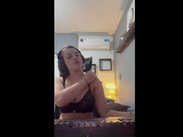 girl Sexy Teen Cam Girls Inserting Dildoes In Their Wet Pussy with eemilyyyy19